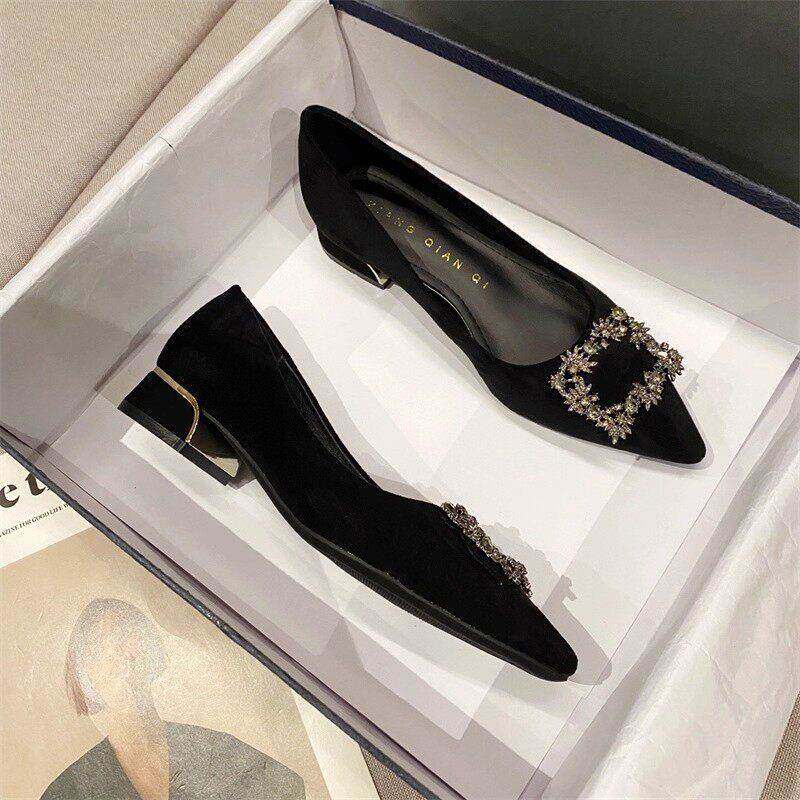 黑色粗跟尖头单鞋女2025年秋季新款方扣水钻软皮不磨脚职业小皮鞋