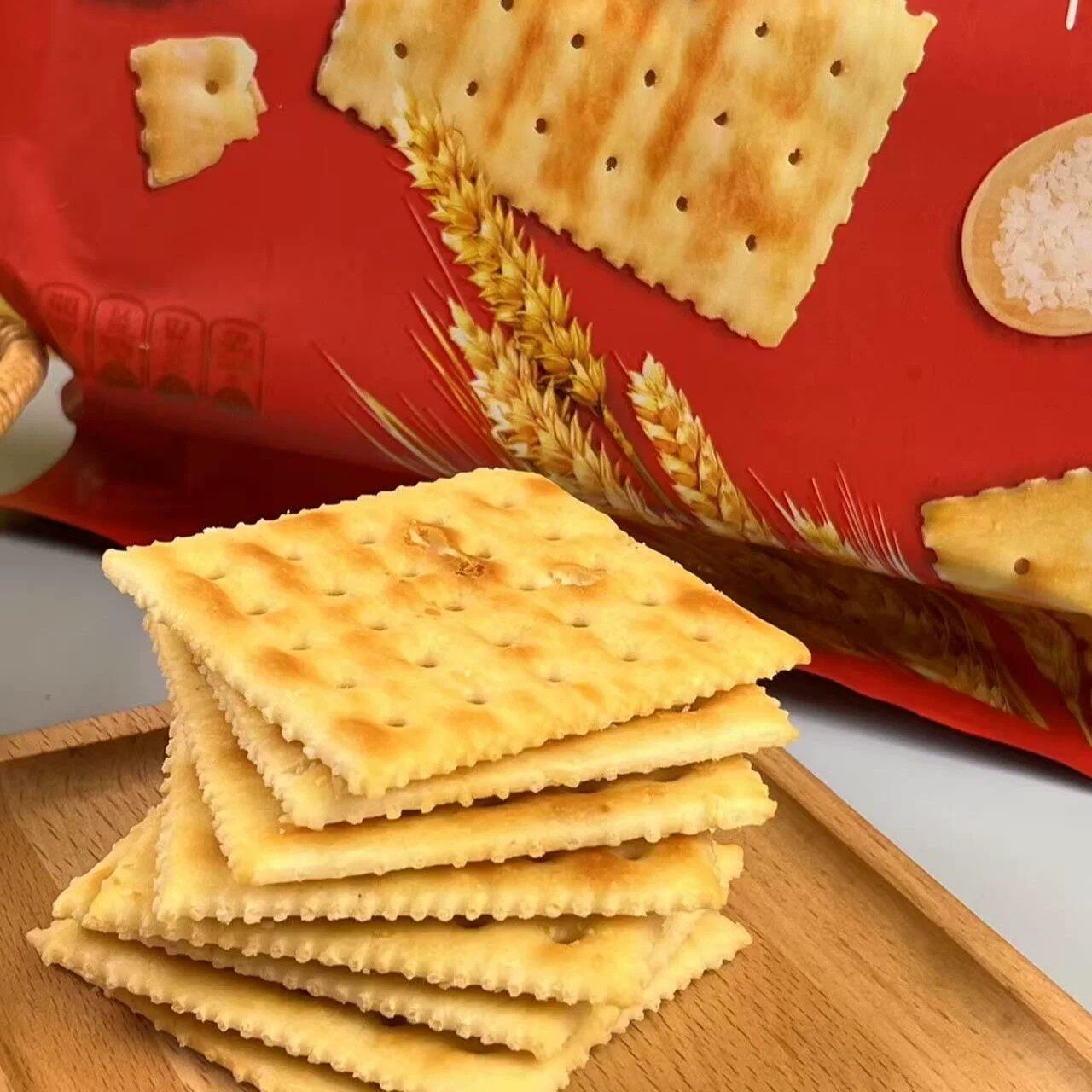 减脂期解馋小零食糖人专用主食代餐无蔗糖苏打饼干养胃治胃酸奶盐味低脂适合中老年日常食用饱腹护胃还能补充营养很方便超美味