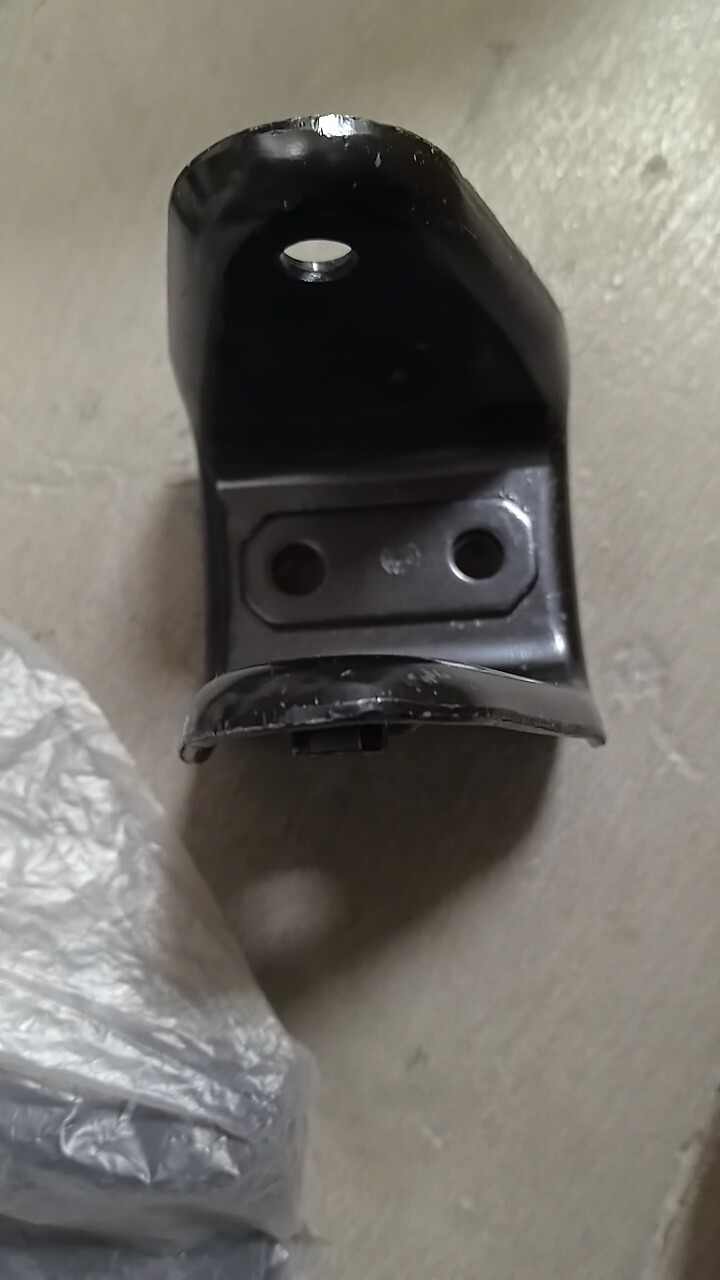奥拓发动机后支座托架总成