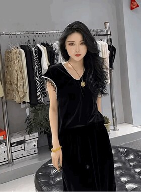法式v领订珠黑色金丝绒短袖t恤女