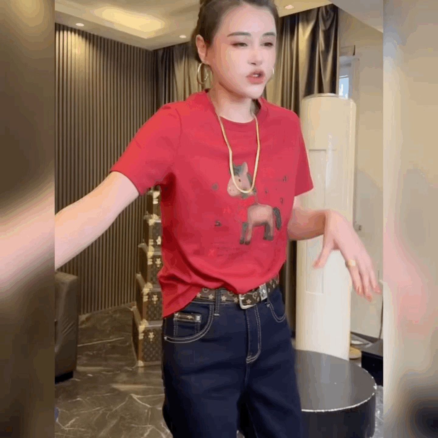 短袖红马T恤衫新年款卡通打底衫