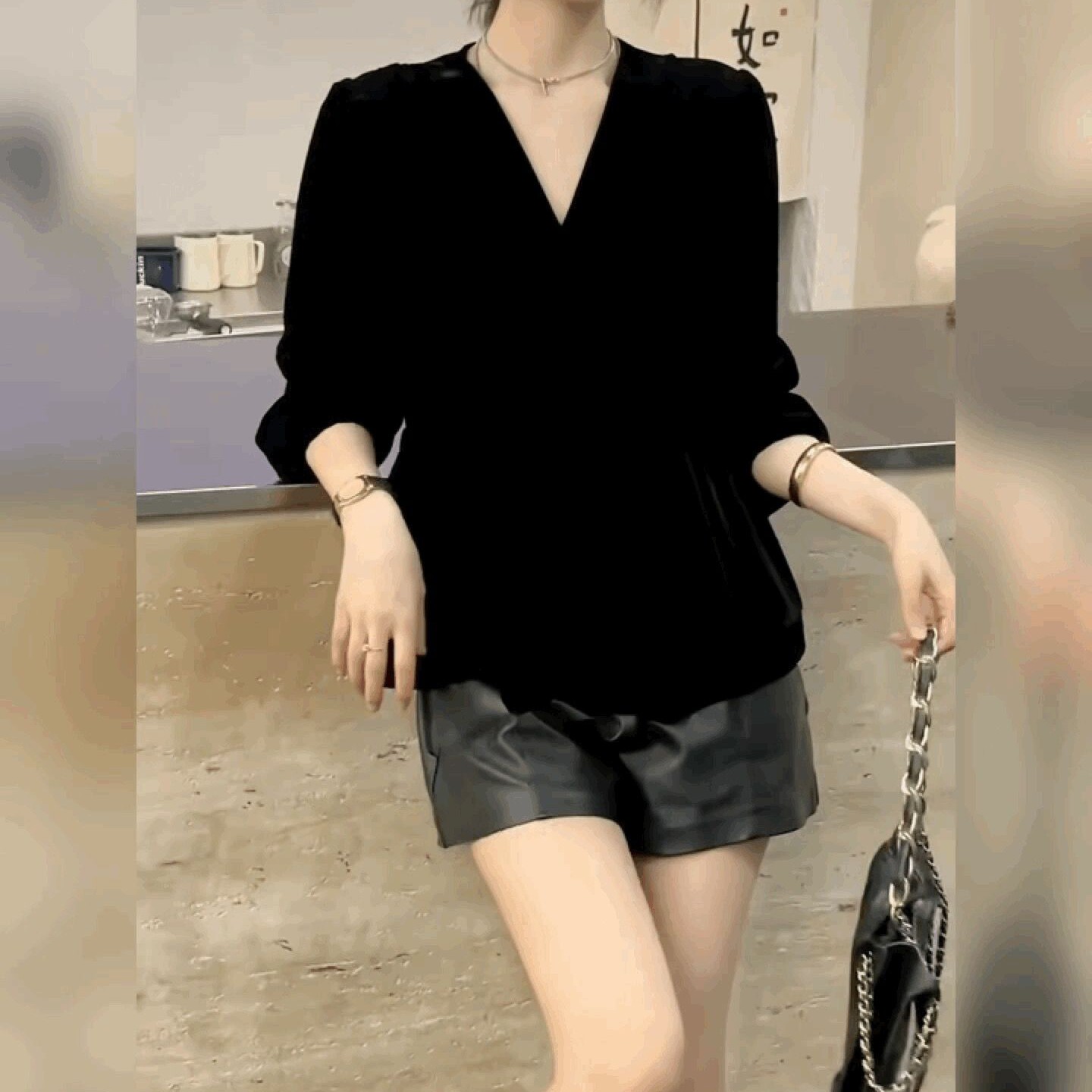 金丝绒v领收腰T恤女气质百搭修身荷叶边打底衫灯笼袖法式黑色上衣