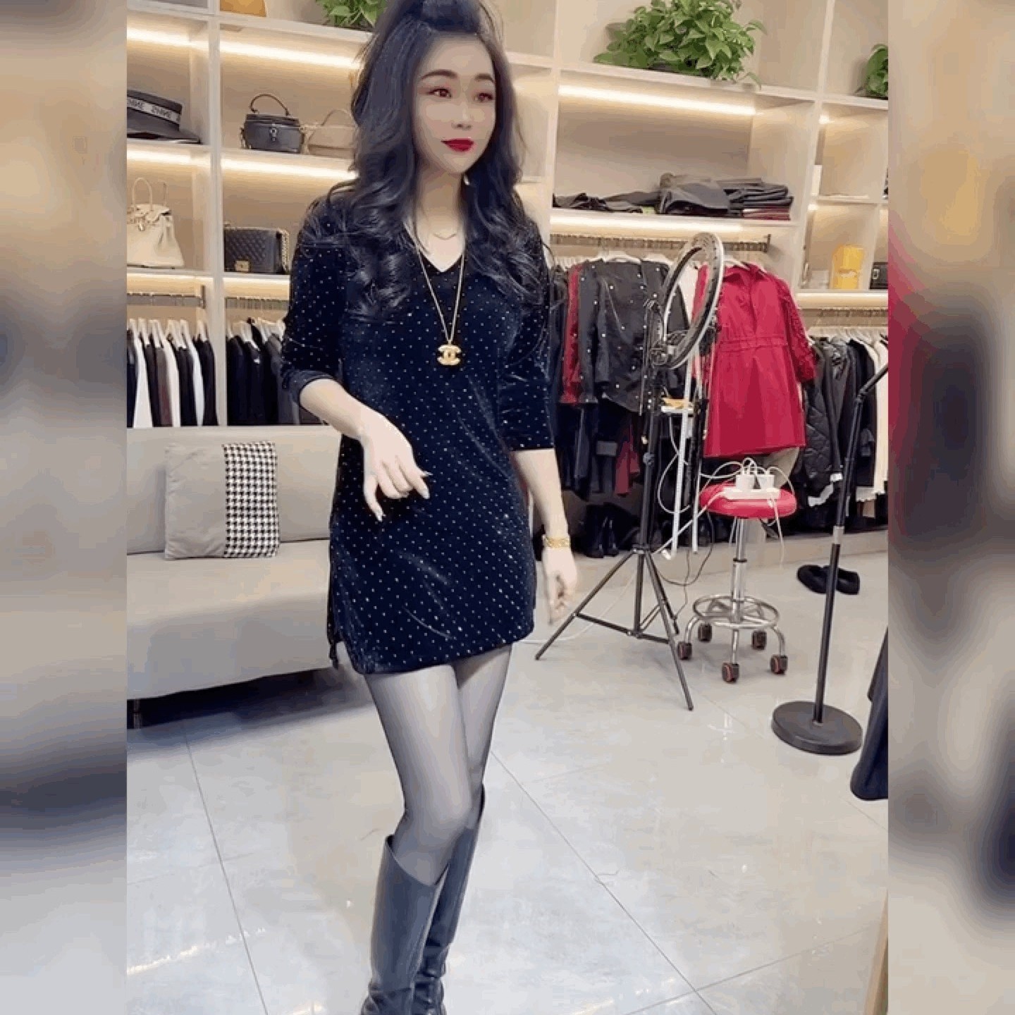 设计感v领打底衫小香风烫钻丝绒t恤女中长款遮臀黑色法式丝绒上衣