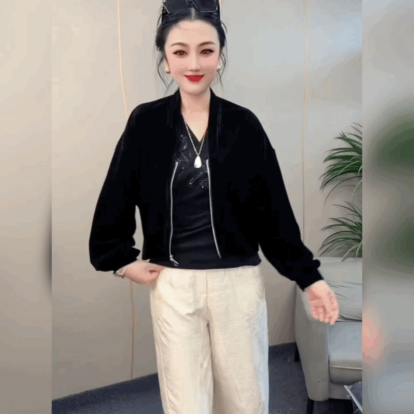百搭短外衣黑色法式上衣女长袖外搭时尚拉链开衫V领金丝绒外套潮