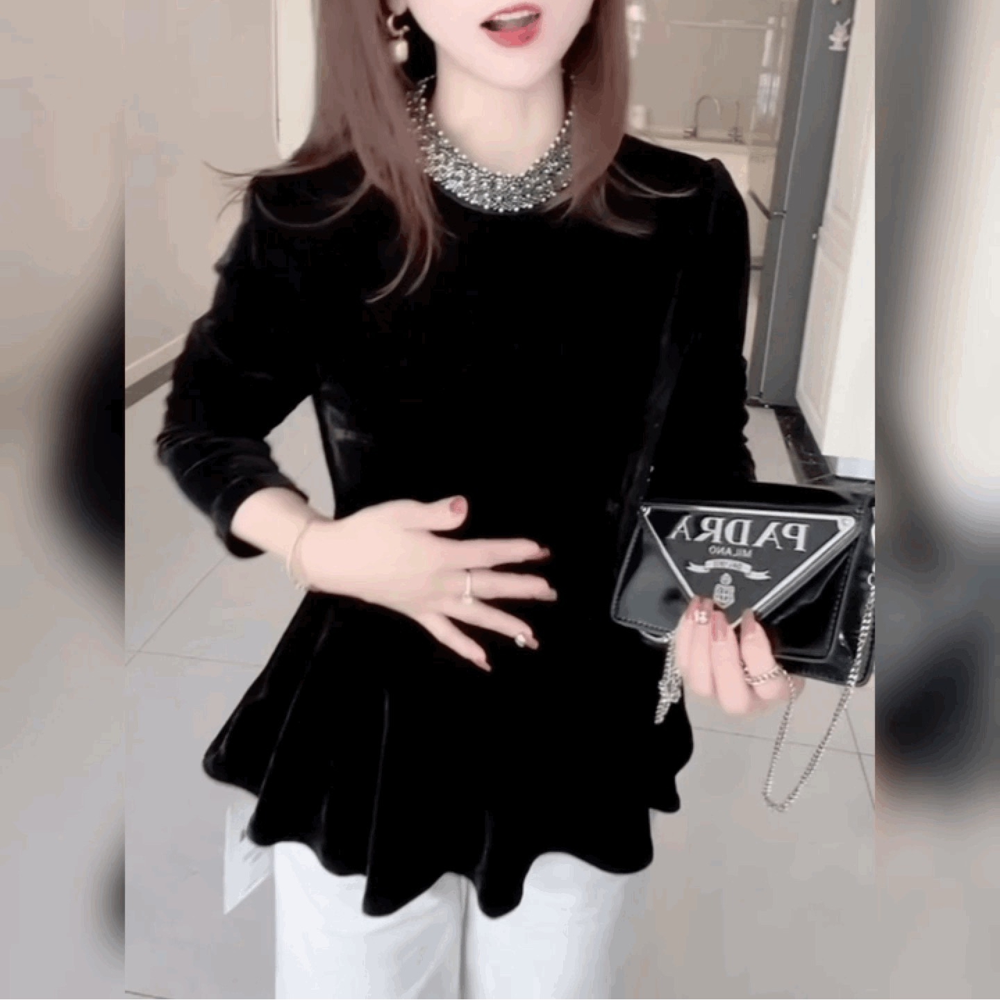 百搭时尚钉珠修身显瘦长袖上衣女
