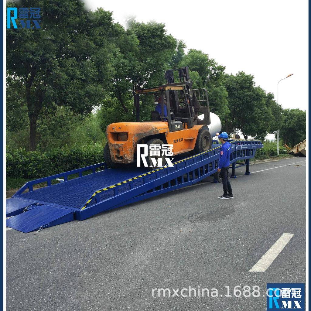 集装箱理货月台移动式卡货车上车坡道液压式卸货车桥