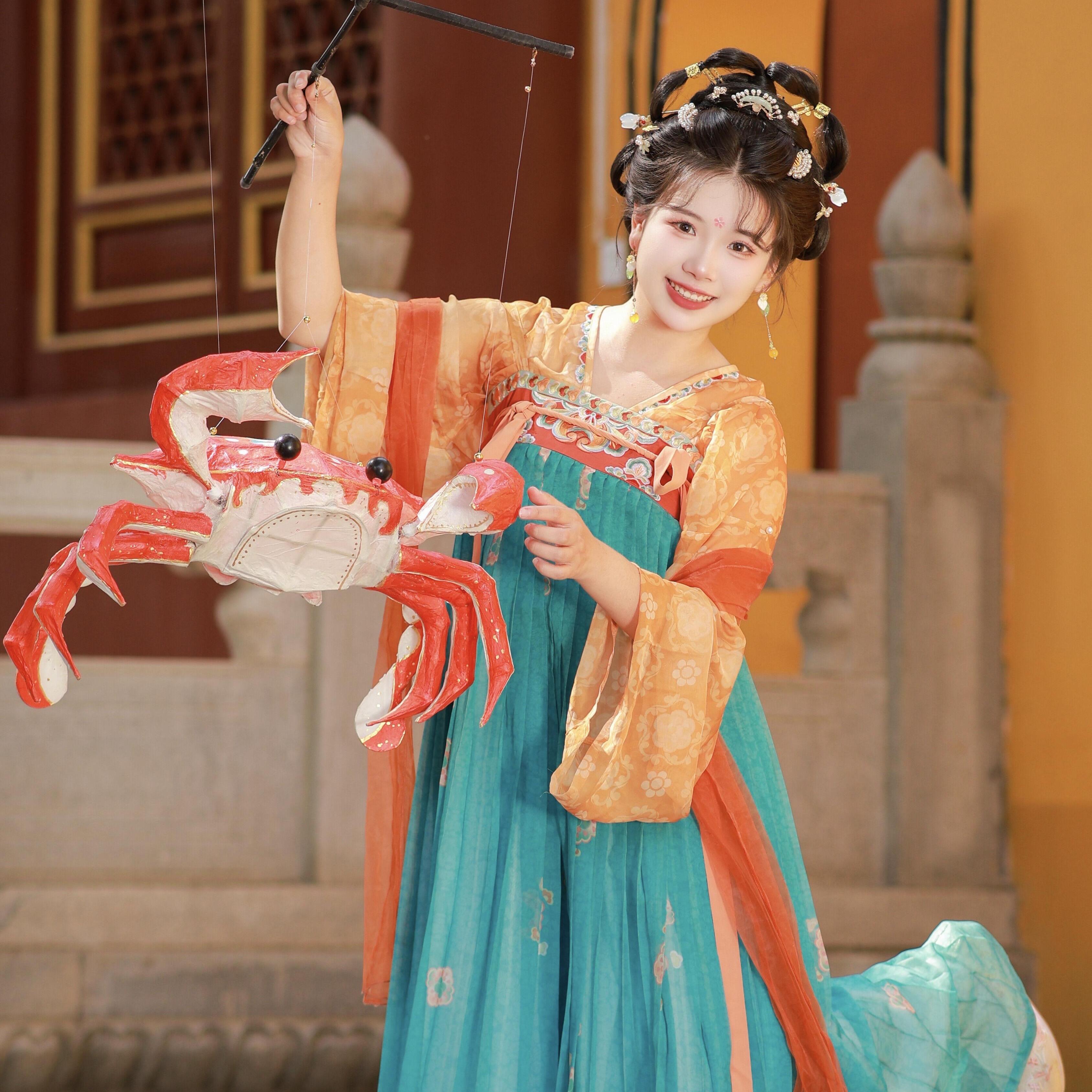 汉服女款唐制一片式齐胸连衣裙