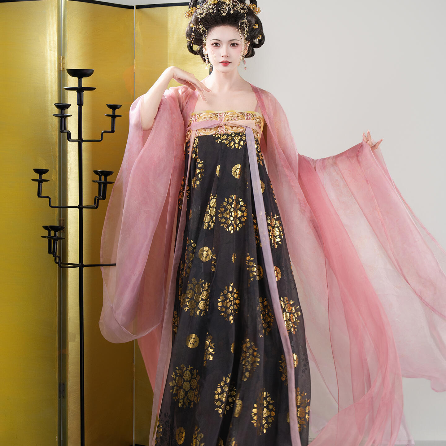 一袭汉服惊艳时光古韵自来