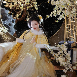 古风汉服月楠西黄斗篷女冬季黄色仙女风长袖保暖披风中式外套外披