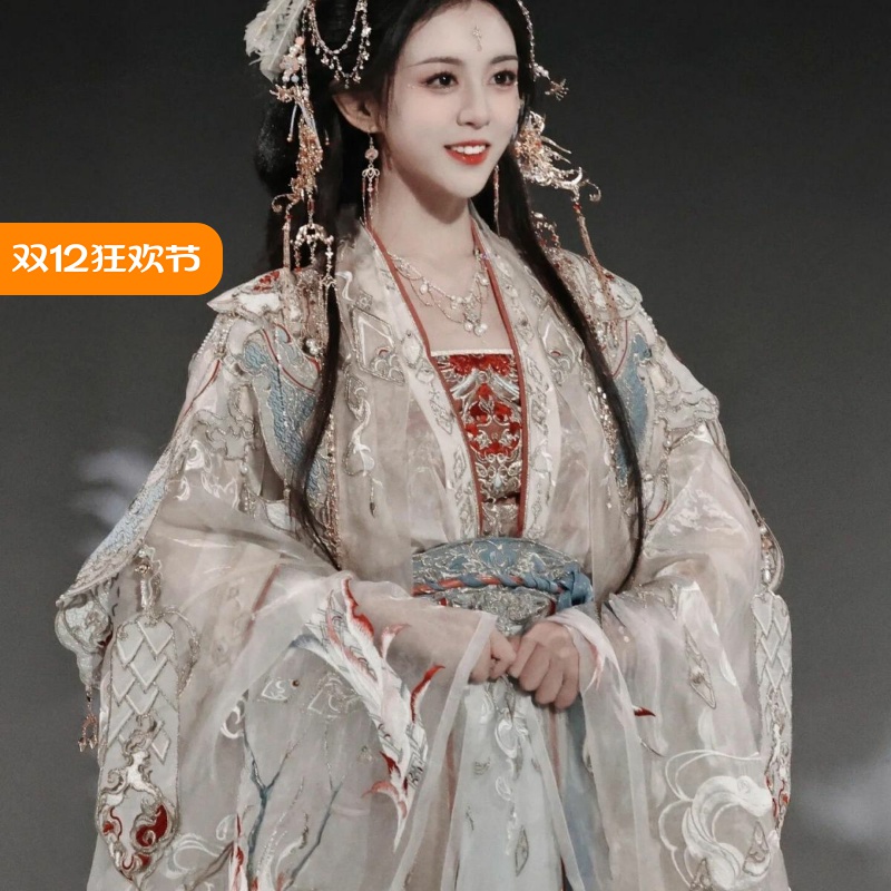 一袭汉服惊艳时光古韵自来