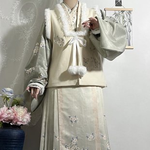 女明制冬季加绒披袄马甲马面裙套装中国风大码胖MM汉服琵琶袖日常