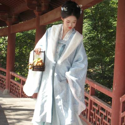 一袭汉服惊艳时光古韵自来