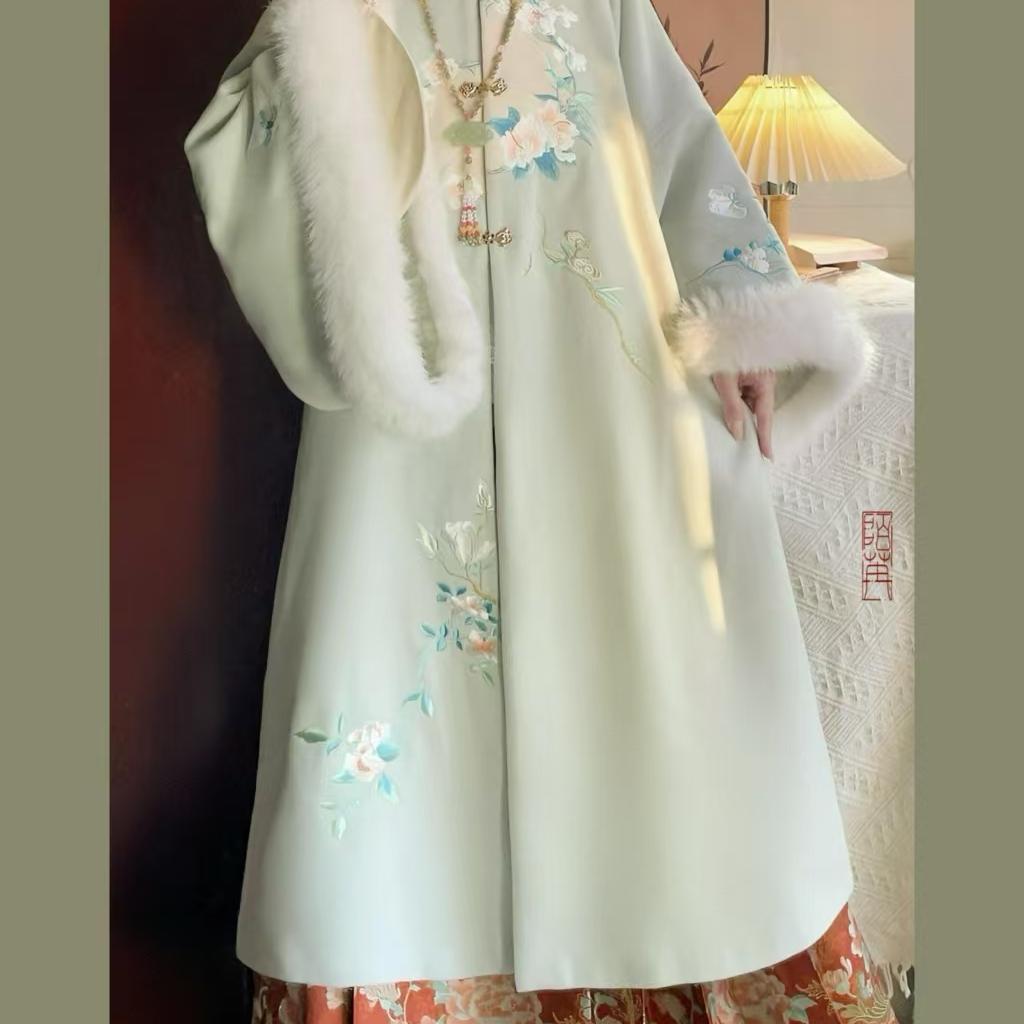 重工刺绣明制国风三件套