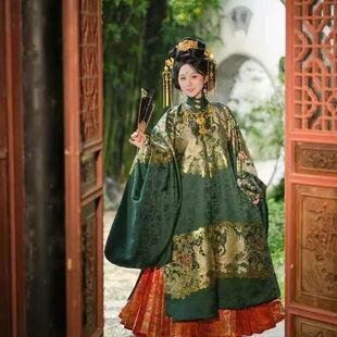 高端明制汉服女祖母绿妆花织金长袄裙国风故宫拍摄复原款传统服饰