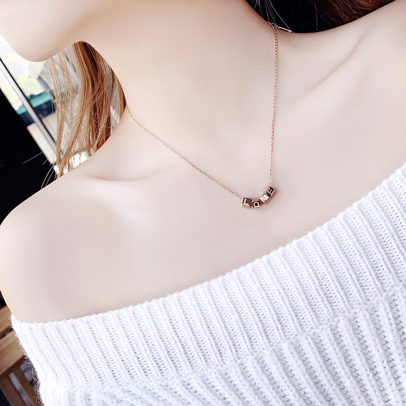 钛钢项链女不掉色love锁骨链ins玫瑰金网红百搭闺蜜装