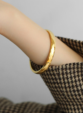 2023年新款欧美ins简约菱形满天星手镯女钛钢18k金首饰不掉色情侣