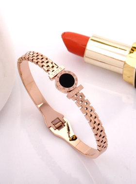 欧美气质配手表钛钢手镯黑色宝石装饰玫瑰金手环潮人镯子首饰品女