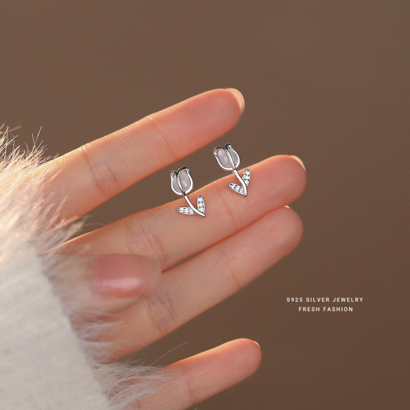 s925纯银白玛瑙郁金香耳钉女时尚
