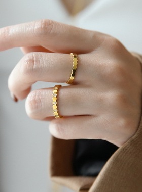 时尚百搭小众ins风潮不掉色轻奢小众简约个性镶钻蜂巢金色戒指女