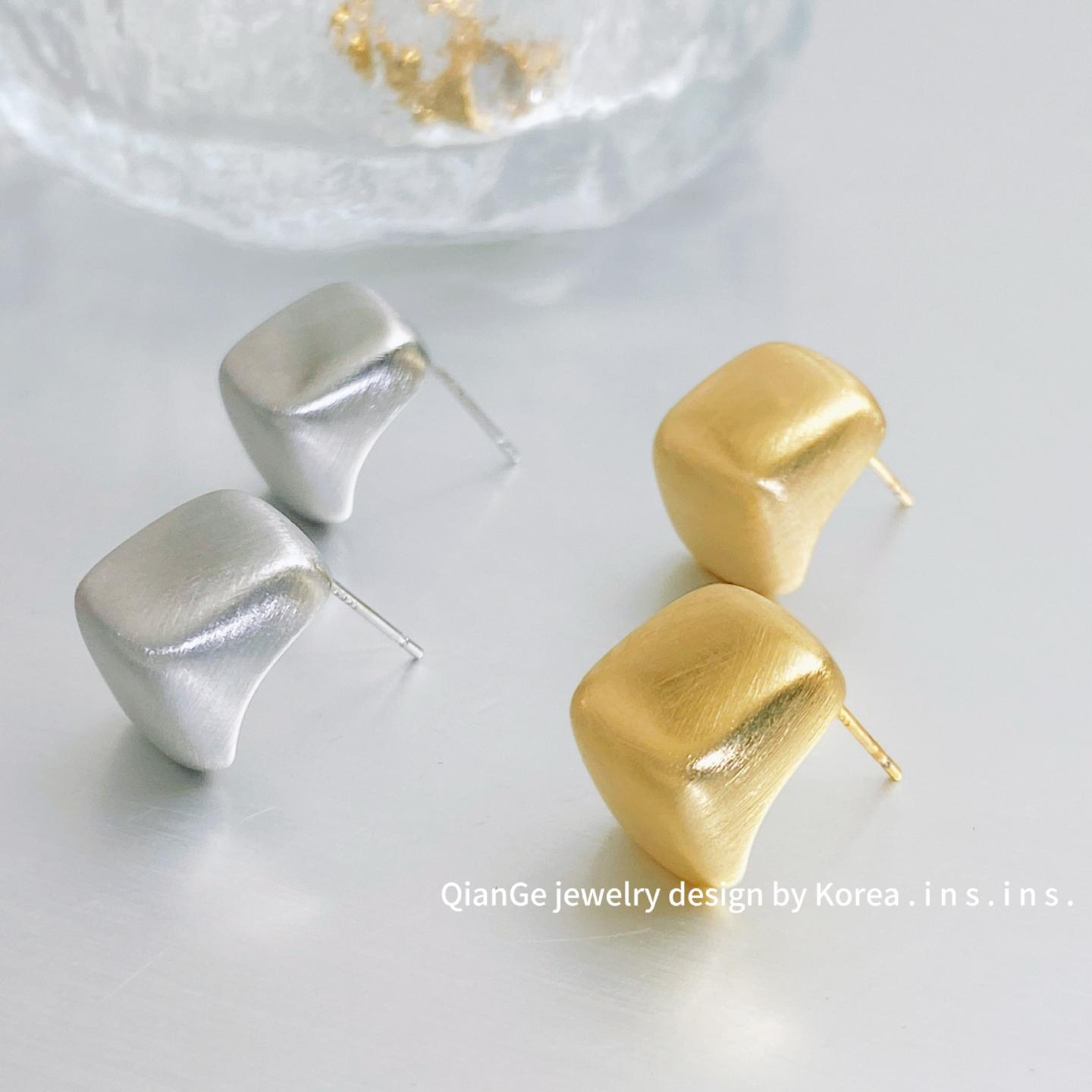 小众简约冷淡风拉丝方形耳钉女