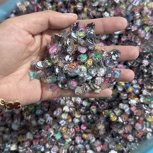 凹凸世界小鼻嘎动漫周边安迷修雷狮吧唧小挂件徽章立牌钥匙扣镭射