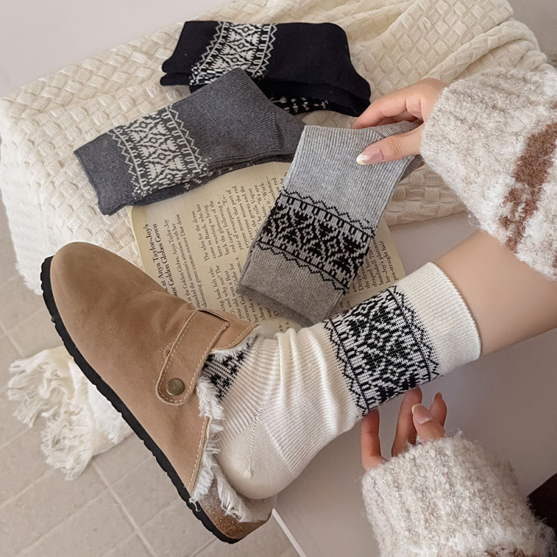 费尔岛民族风袜子女中筒袜秋冬黑白复古文艺堆堆袜双针双路厚