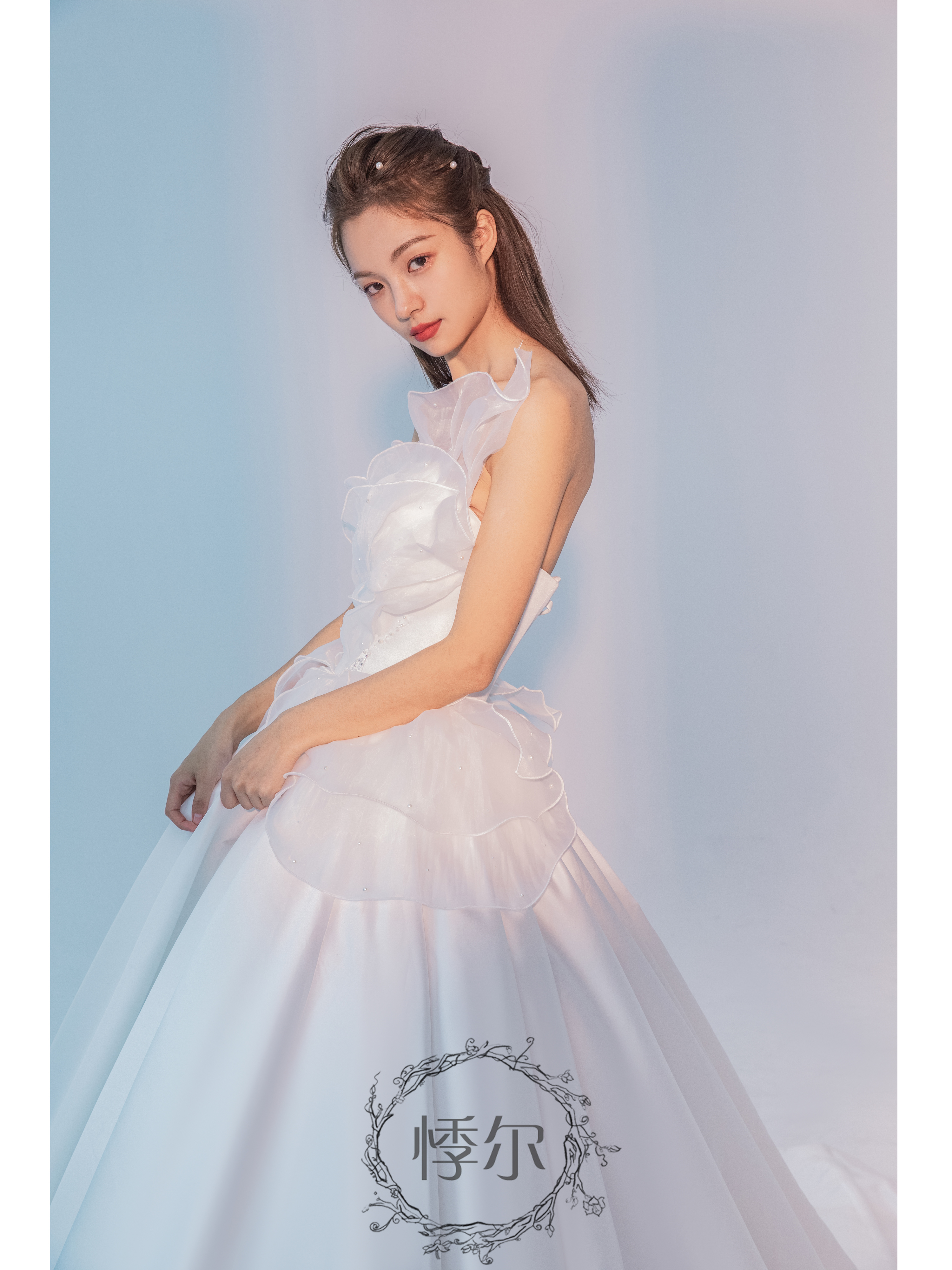 Tube top wedding dress 2024 new dragging temperament bride main wedding dress French satin super fairy Heben style thin and simple Tube top wedding dress 2024 new dragging temperament bride main wedding dress French satin super fairy Heben style thin and simple