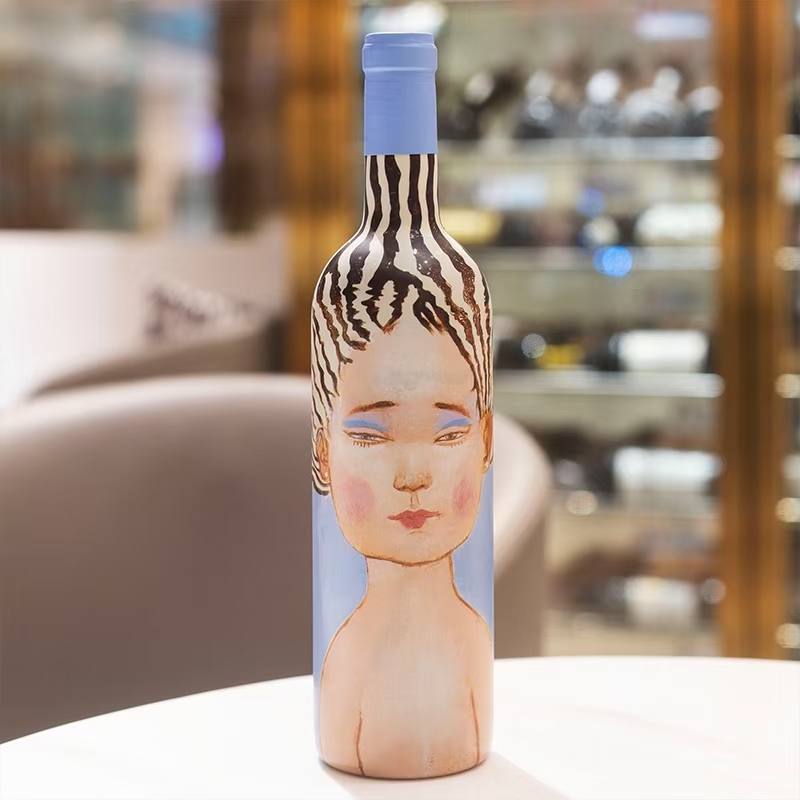 正品行货智利新锐VIK佳人混酿干红葡萄酒201*/2*年随机750ml