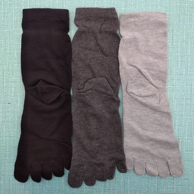 销售男39-42码棉质纯色五趾袜子五指袜