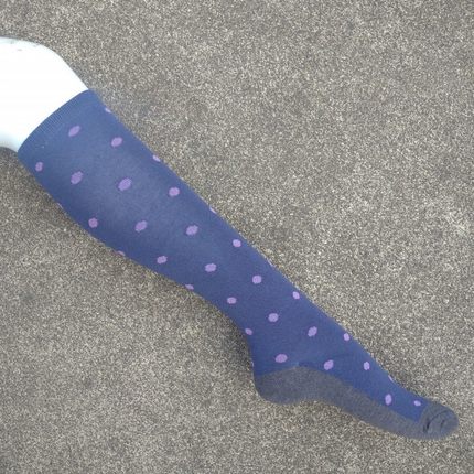 销售女35-38码棉质圆点图案及膝长筒袜子