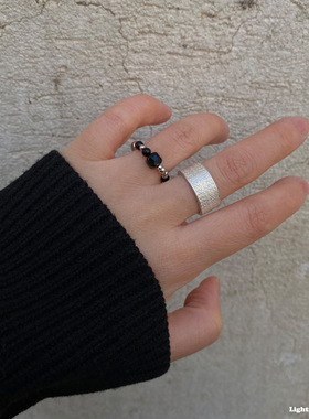 原创 天然黑玛瑙拼接925纯银弹力松紧可调节戒指可叠戴高级有质感