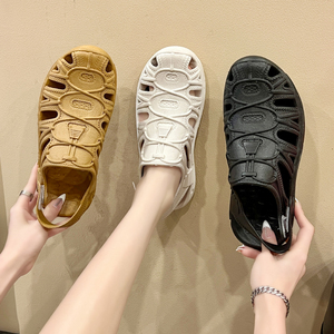 平底凉鞋女夏季外穿2024新款复古罗马鞋软底防滑配裙子时尚沙滩鞋