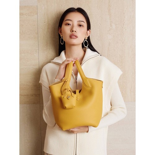 官方正品轻奢小众设计手提菜篮子包真皮秋冬新款高级感百搭斜挎水