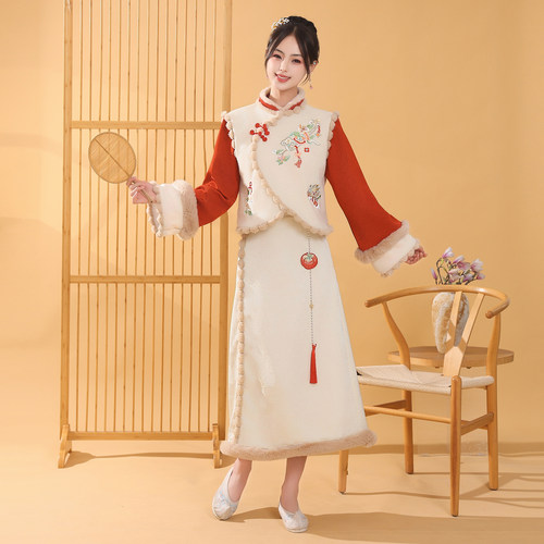 秋冬加绒加厚刺绣盘扣汉服套装