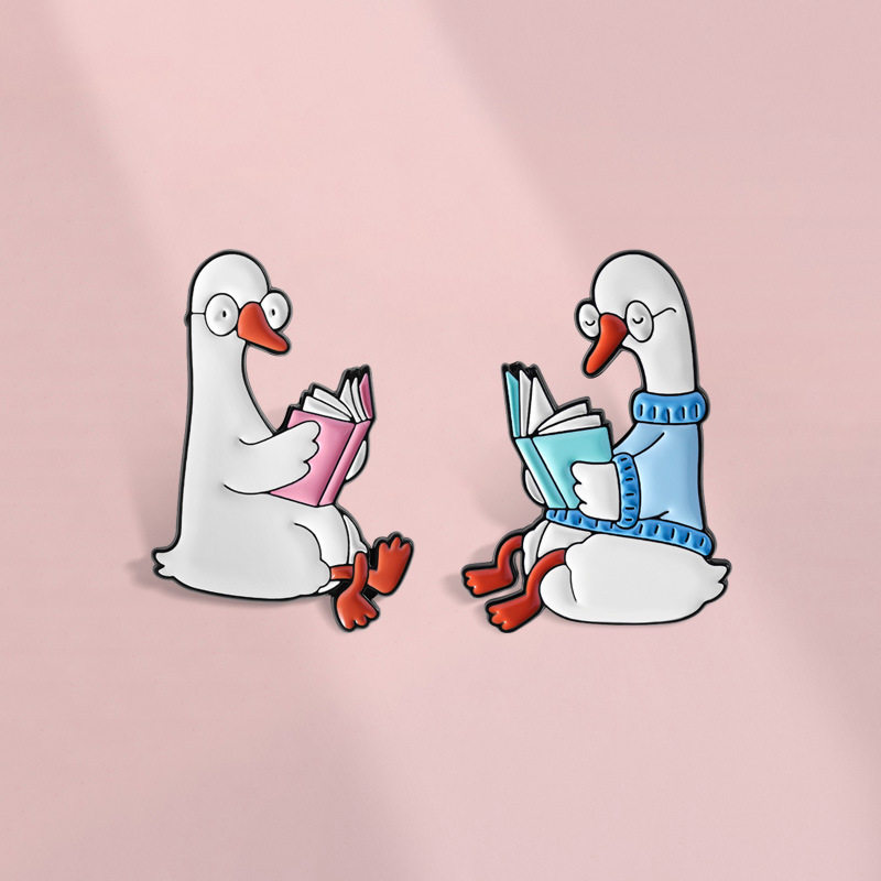 卡通读书大白鹅造型金属胸针可爱动物徽章别针包包装饰创意配饰,饰品/流行首饰/时尚饰品新,胸针,淘宝优惠券,粉丝福利购,淘宝优惠卷
