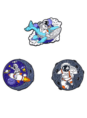 原创星际太空宇航员胸针创意火箭太空人鲸鱼可爱卡通徽章合金衣饰