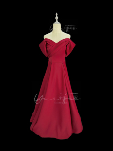 漫步街上｜乐府礼服25年红色缎面声乐独唱比赛艺考美声礼服