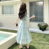 法式镂空气质勾花浅蓝色连衣裙女夏2025新款高级不撞款超好看裙子，女装连衣裙，象礼