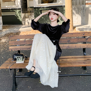 设计感网纱拼接丝绒连衣裙女2025春季新款轻熟风御姐显瘦减龄长裙图片