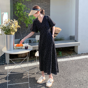 黑色碎花连衣裙女夏季新款V领显瘦气质女神范高级感茶歇法式长裙图片