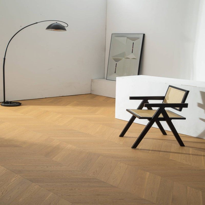 巴洛克系列GYG03橡木原木色1.2mm木皮 多层实木鱼骨拼地板