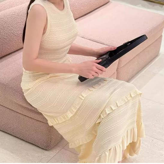 2025春夏新款女装浅春系穿搭花边针织长款连衣裙SFPRO04097