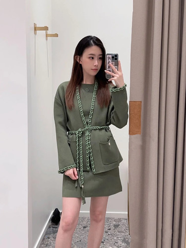 同色系编织饰边针织半身裙