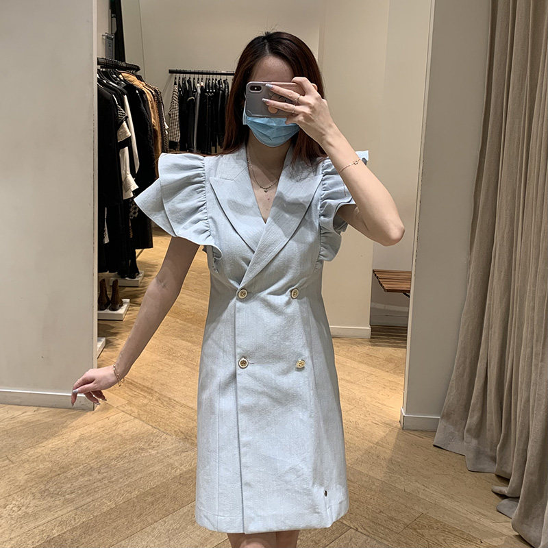 翻领荷叶边袖孔连衣裙