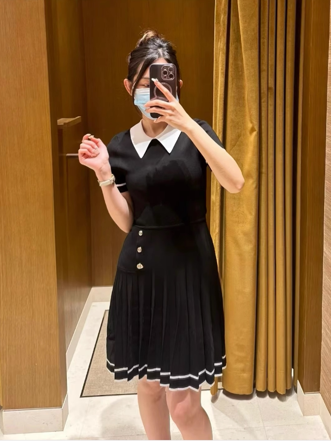撞色学院风修身针织连衣裙