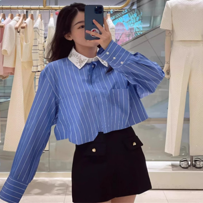 2025早春新款女装法式串珠花朵天蓝色条纹衬衫SFPCM01366