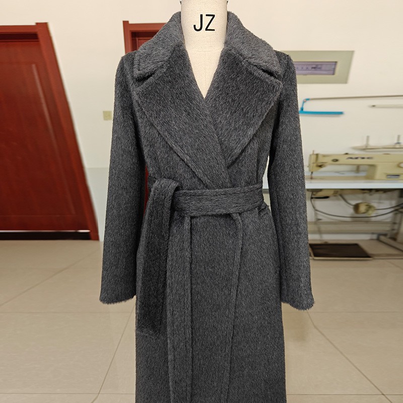 加厚羊驼绒阿尔巴卡奢品高端带里衬白色长款大衣超保暖毛呢外套女