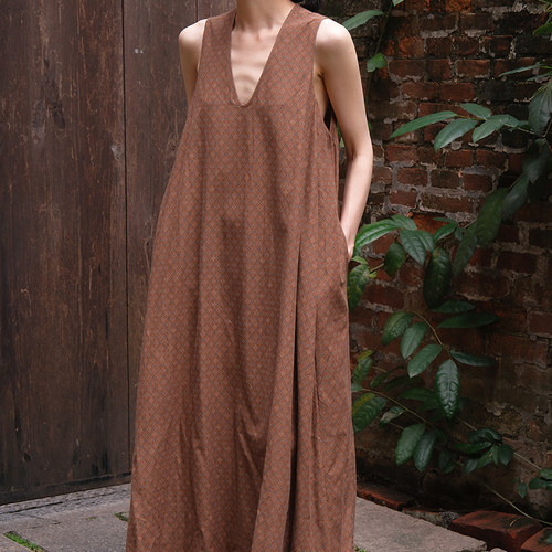 【SALE】AVIVA JIFEI XUE V-Neck Sleeveless 棉竹粘纤连衣裙