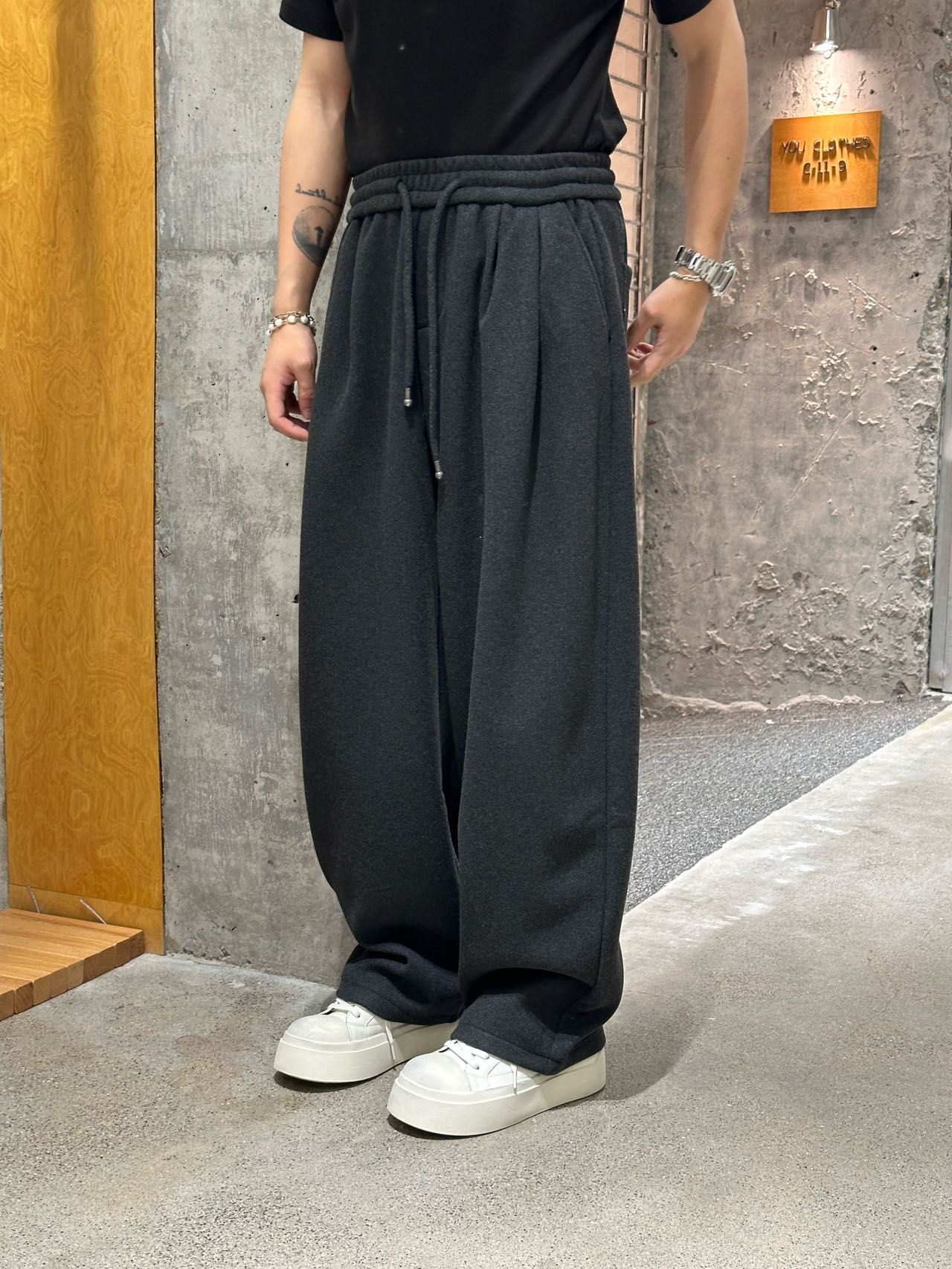 硬核型男X8632冬季简约百搭加绒加厚宽松弯刀裤阔腿裤运动卫裤男