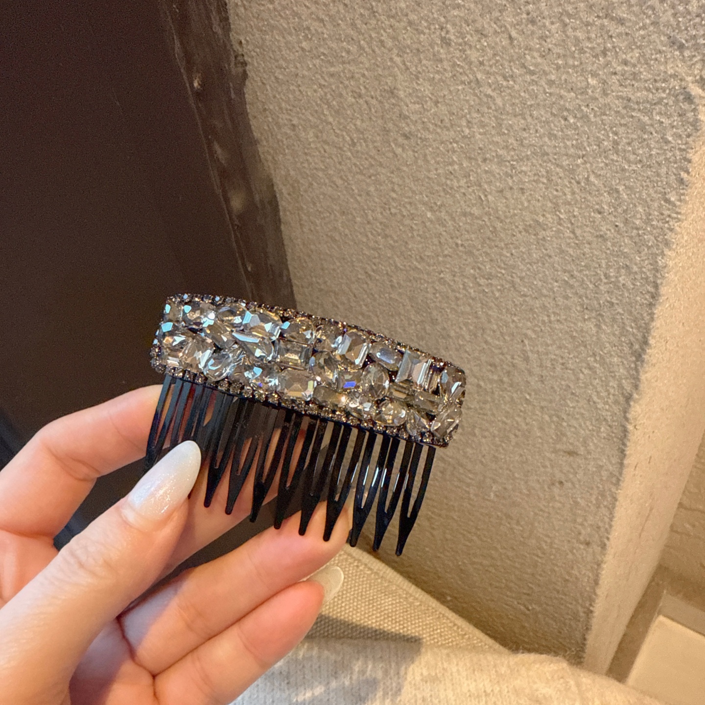 高级感灰色水钻款刘海发梳头饰